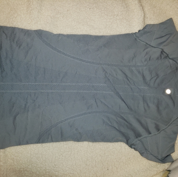 lulu🍋 swiftly short sleeve! - Picture 2 of 3